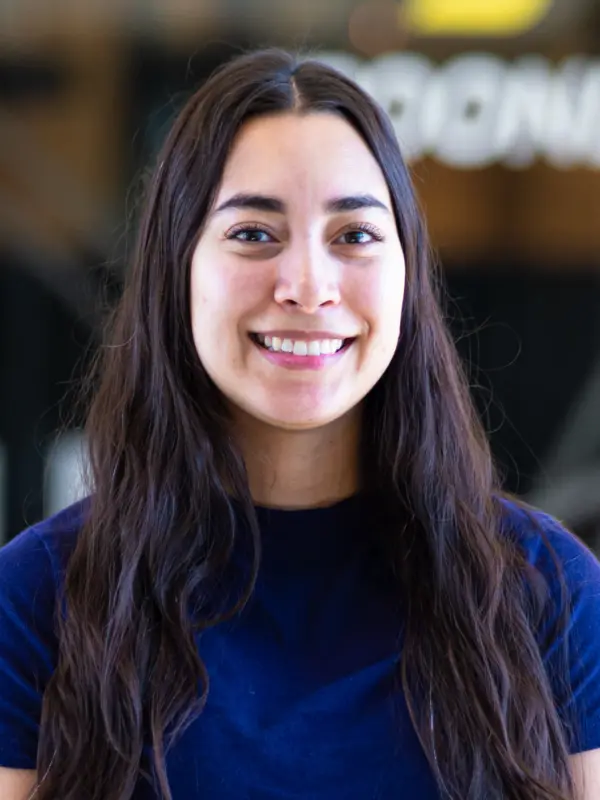 Cristina Velez 3×4.jpg Cristina Velez headshot