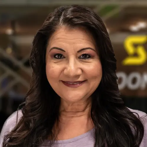 Laura Dunteman headshot