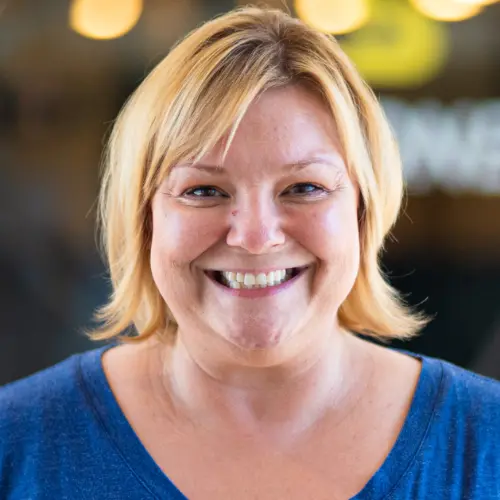 Angela Glaze Headshot