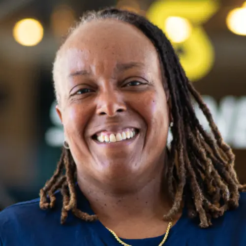 Stefanie Reid headshot