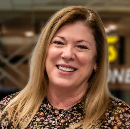 Elizabeth Groves 1×1 Elizabeth Groves headshot