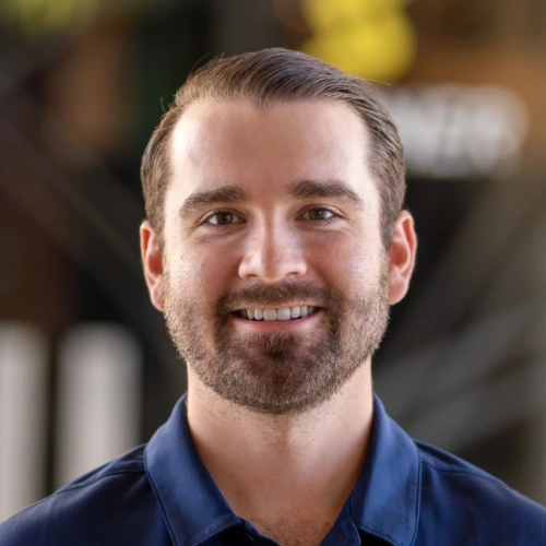 Geoffrey Thomas headshot