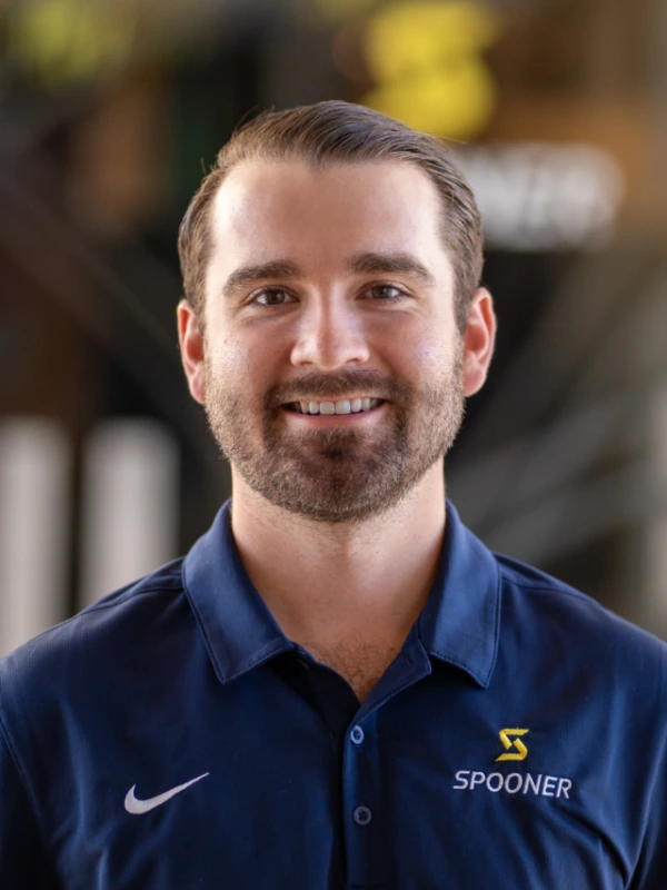 Geoffrey Thomas headshot