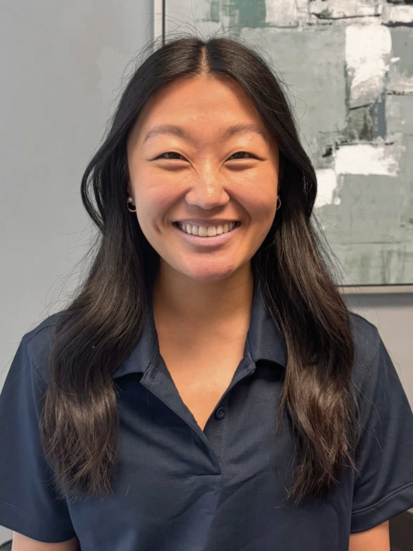 Kristin Lee Headshot