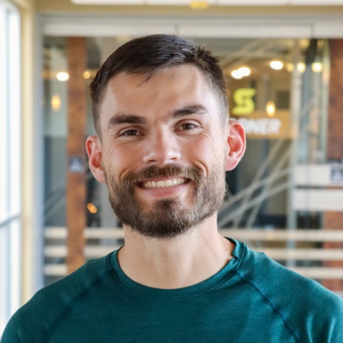 Steven Esquer headshot