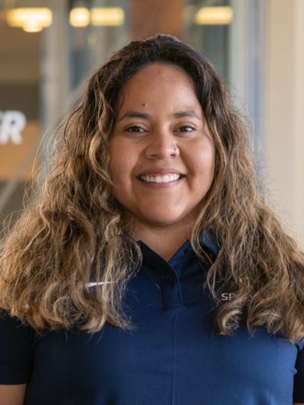 Jennifer Torres 3×4 Jennifer Torres headshot