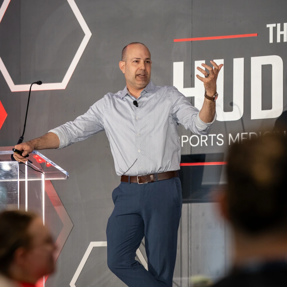 Erik Meira speaking at The Huddle in Phoenix, AZ.