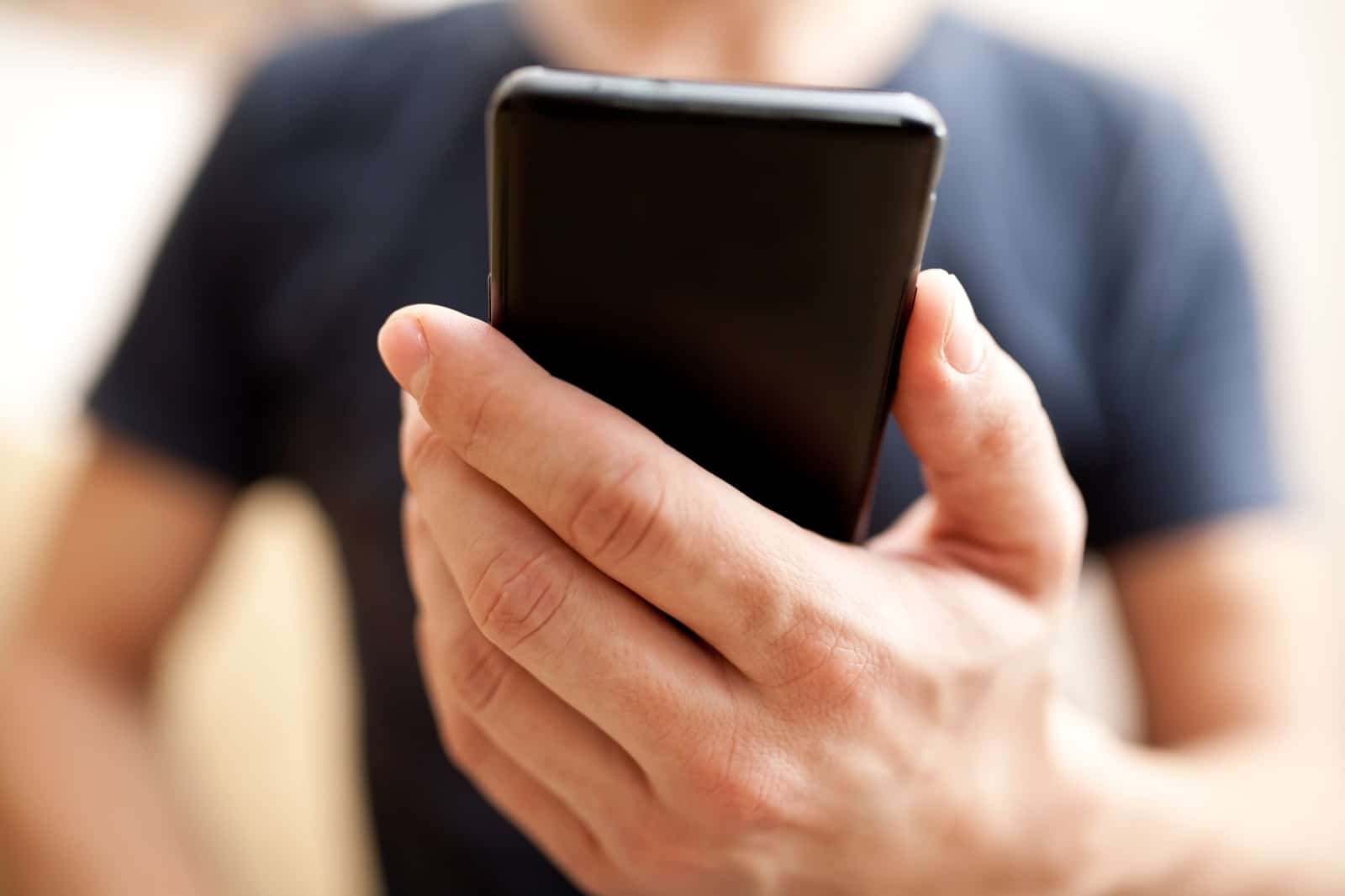 Cell Phones and Hand Pain - How Physical Therapy Can Help - Spooner Physical Therapy