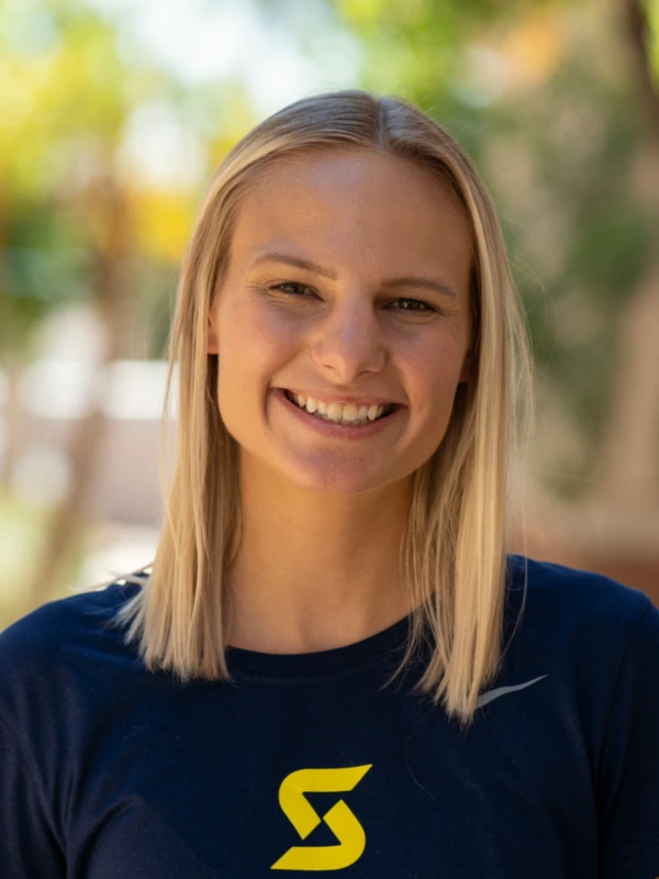 Molly Ahlemeier 3×4 Molly Ahlemeier headshot